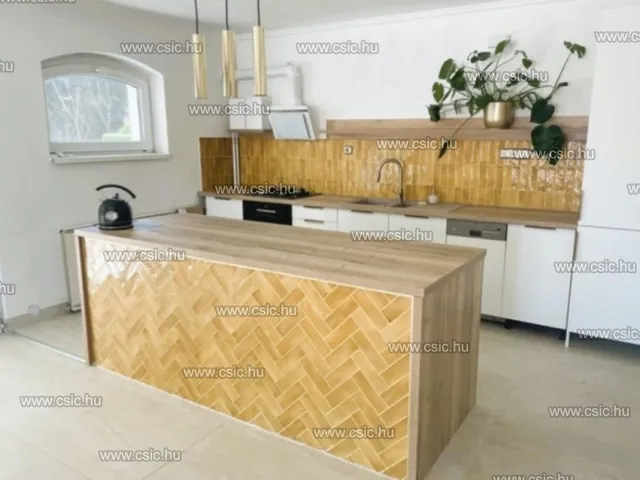 Eladó ház Budapest II. kerület, Remetekertváros 216 nm