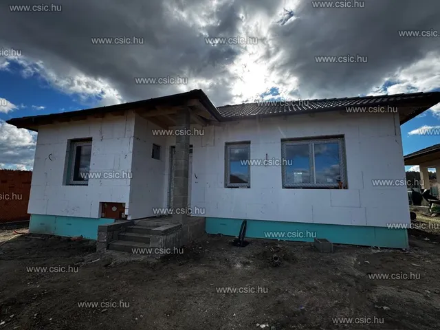 Eladó ház Erdőkertes 100 nm