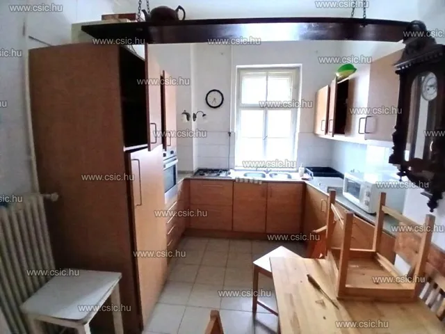 Eladó ház Budapest III. kerület, Mátyáshegy 150 nm