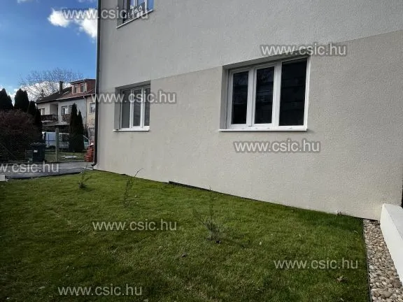 Eladó lakás Vác 76 nm