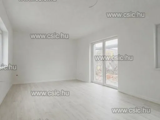 Eladó lakás Vác 76 nm