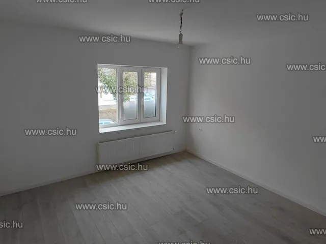 Eladó lakás Vác 76 nm