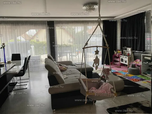 Eladó ház Budapest III. kerület, Csillaghegy 322 nm