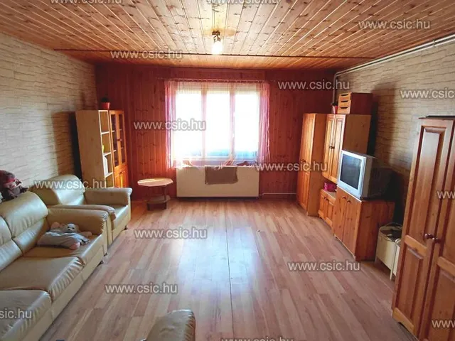 Eladó ház Csomád 75 nm