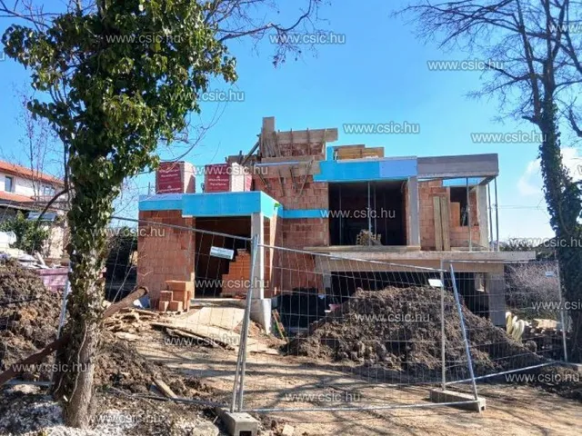 Eladó ház Nagykovácsi 261 nm