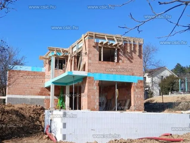 Eladó ház Nagykovácsi 261 nm