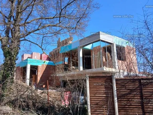 Eladó ház Nagykovácsi 261 nm