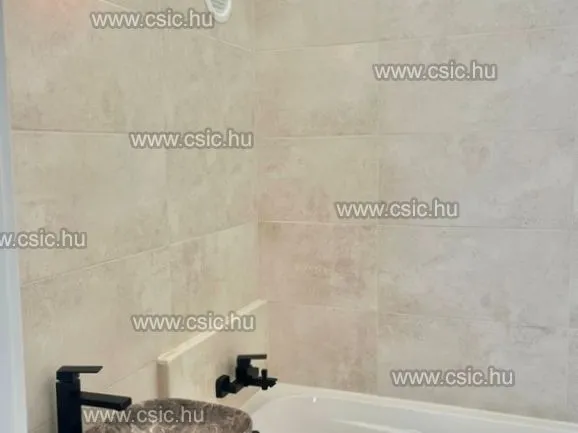 Eladó lakás Budapest III. kerület, Békásmegyeri ltp. Duna felől  66 nm