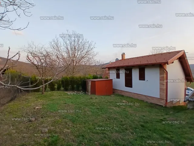 Eladó ház Piliscsév 64 nm