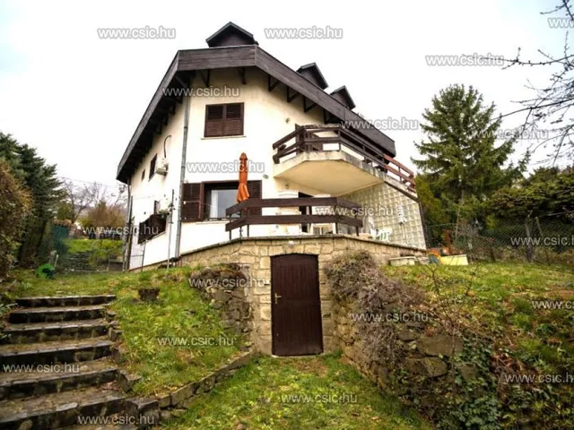 Eladó ház Budapest III. kerület, Remetehegy 200 nm