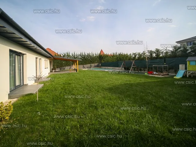 Eladó ház Pomáz 190 nm