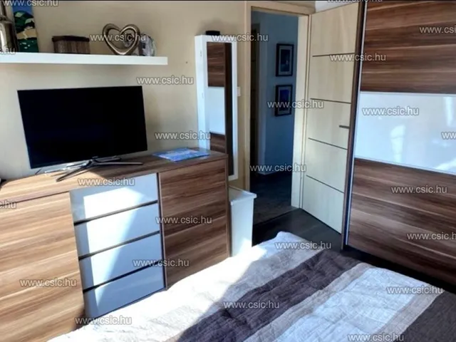 Eladó lakás Budapest XV. kerület, Drégelyvár utcai ltp. 70 nm