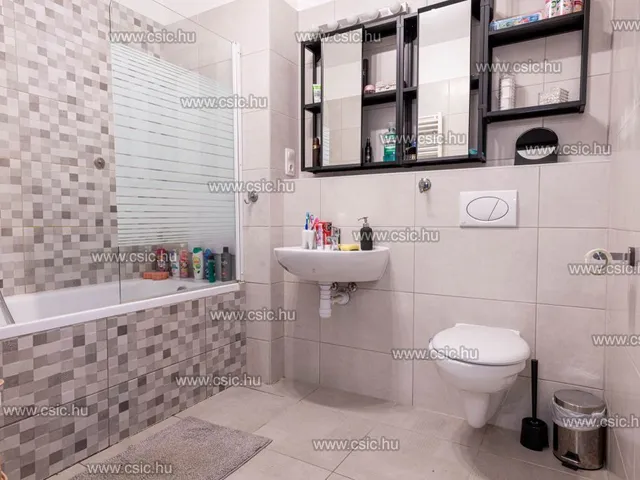 Eladó lakás Budapest XI. kerület, Adony utcai ltp. 45 nm