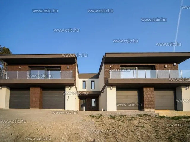 Eladó ház Pécel 440 nm