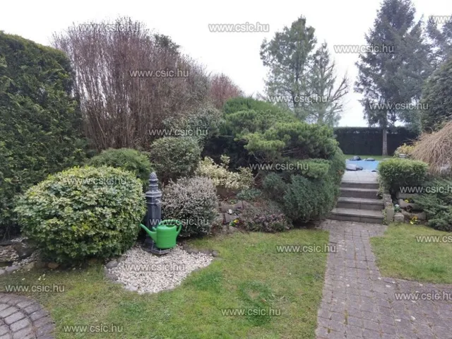 Eladó ház Budapest XVI. kerület, Cinkota 224 nm