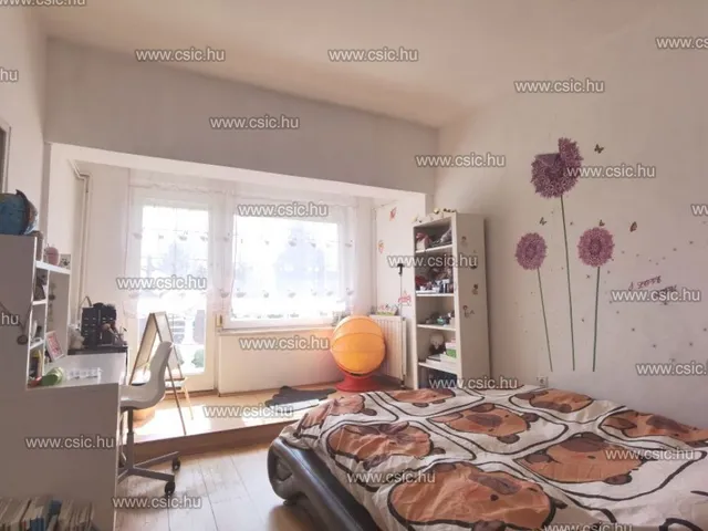 Eladó ház Budapest XVI. kerület, Sashalom 360 nm