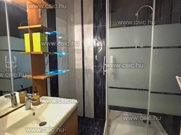 Eladó lakás Budapest III. kerület 74 nm