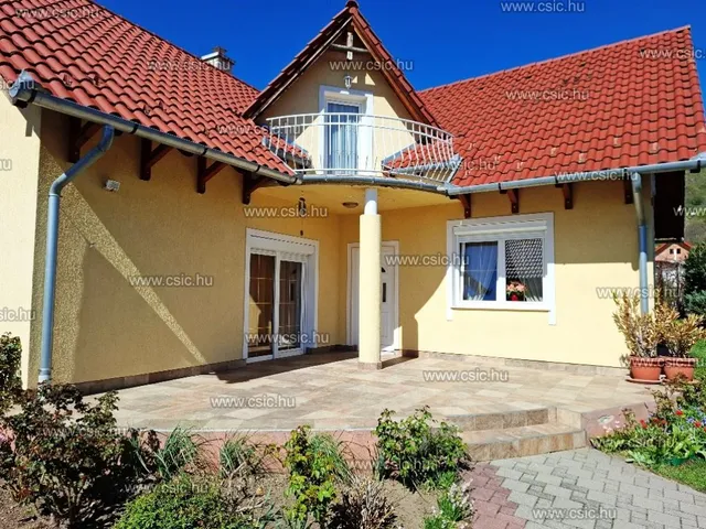 Eladó ház Pomáz 210 nm