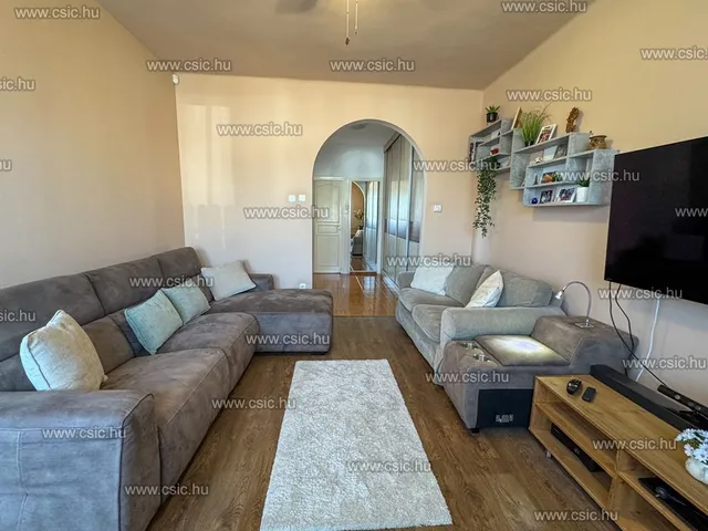 Eladó ház Nagytarcsa 178 nm