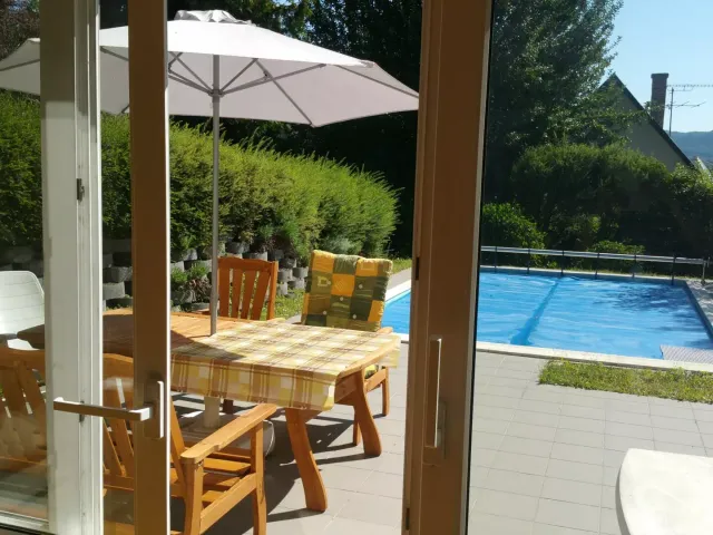 Eladó garázs Budapest II. kerület, Máriaremete 283 nm