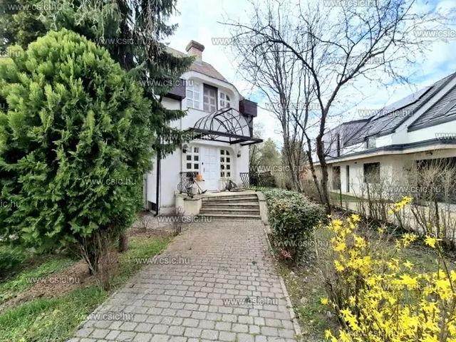 Eladó ház Budapest III. kerület, Csillaghegy 350 nm