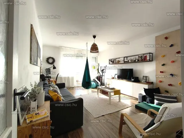 Eladó lakás Herceghalom 81 nm