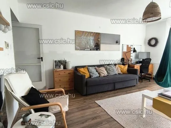 Eladó lakás Herceghalom 81 nm
