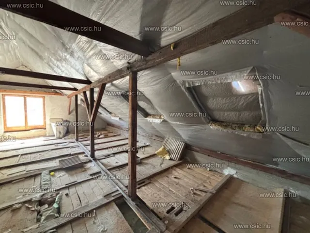 Eladó ház Budapest III. kerület, Csillaghegy 140 nm