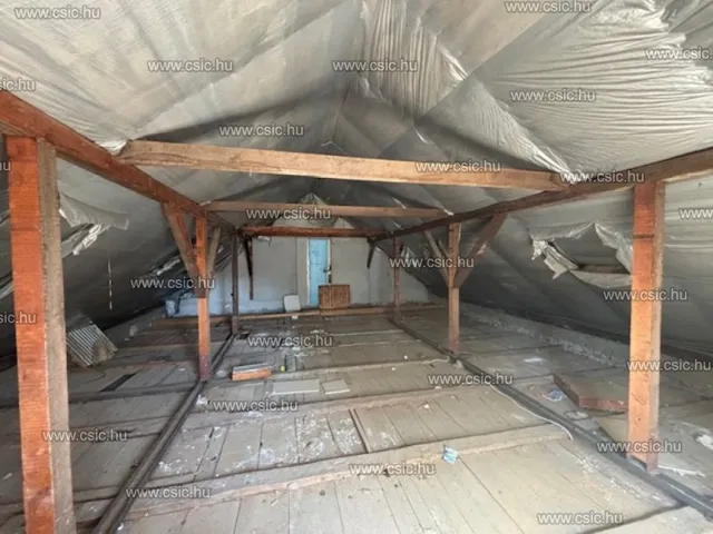 Eladó ház Budapest III. kerület, Csillaghegy 140 nm