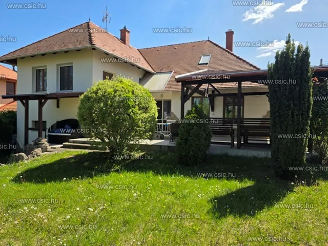 Eladó ház Pomáz 198 nm