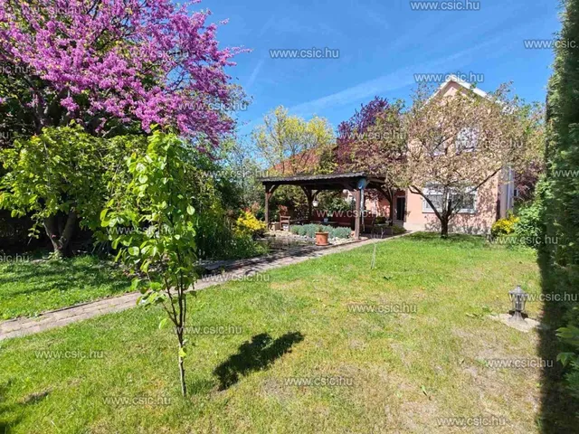 Eladó ház Budapest XVII. kerület, Felső-Rákoshegy 153 nm