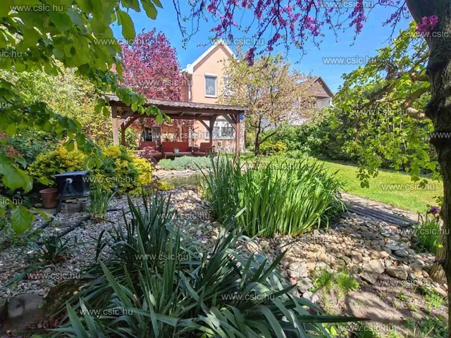 Eladó ház Budapest XVII. kerület, Felső-Rákoshegy 153 nm