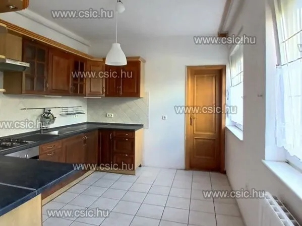 Eladó ház Budapest XVIII. kerület 196 nm