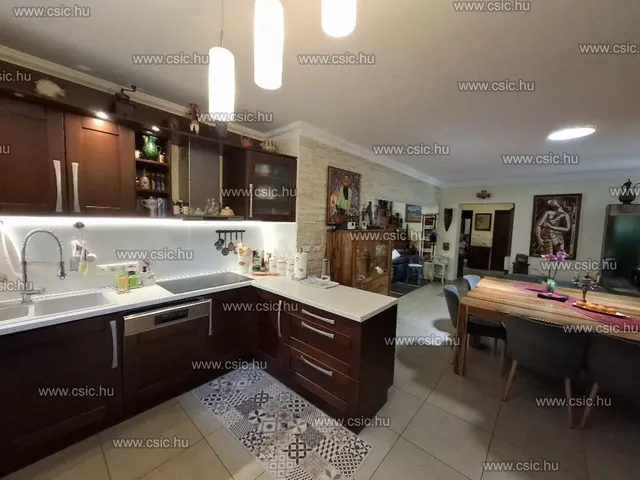 Eladó ház Pomáz 170 nm