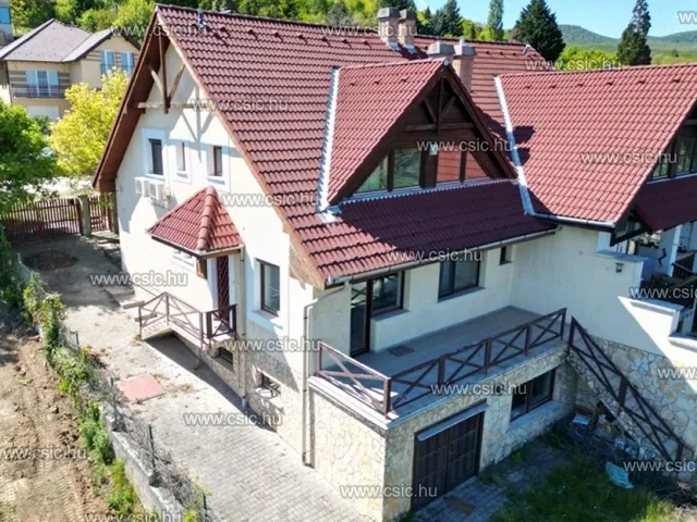 Eladó ház Pomáz 194 nm