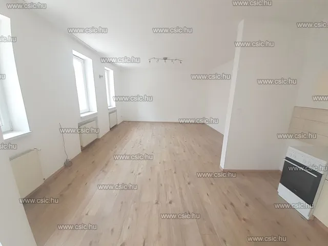 Eladó lakás Budapest III. kerület, Csillaghegy 40 nm