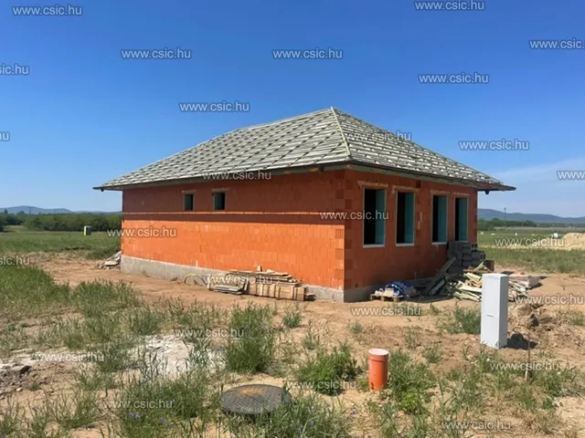 Eladó ház Csörög 98 nm