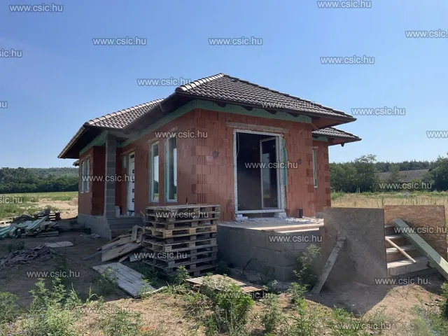 Eladó ház Csörög 98 nm
