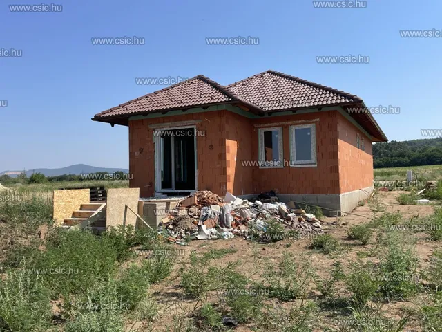 Eladó ház Csörög 98 nm