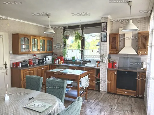 Eladó ház Erdőkertes 360 nm
