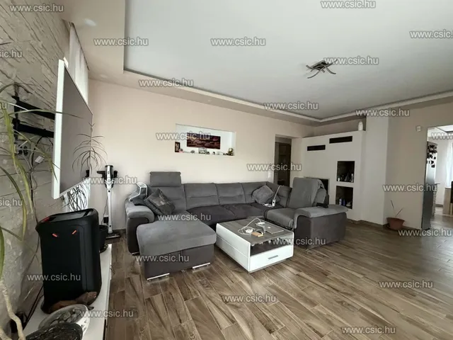 Eladó ház Nagytarcsa 132 nm