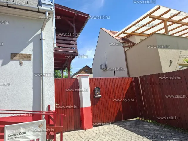 Eladó ház Pomáz 285 nm