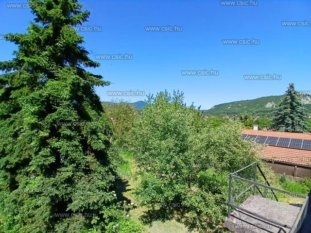 Eladó ház Csobánka 400 nm