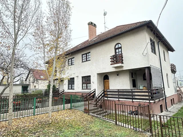Eladó ház Budapest III. kerület, Csillaghegy 285 nm