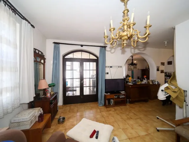 Eladó ház Budapest III. kerület, Csillaghegy 285 nm