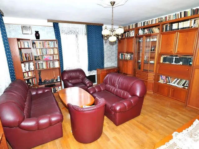 Eladó ház Budapest III. kerület, Csillaghegy 285 nm