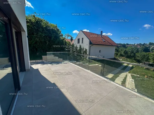 Eladó ház Budapest II. kerület, Budaliget 231 nm
