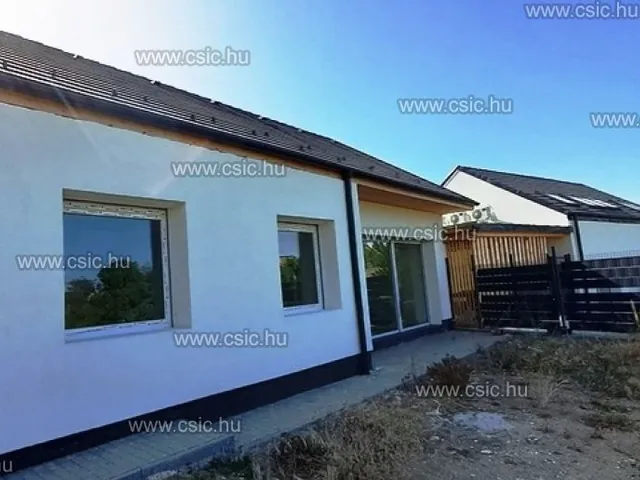 Eladó ház Vác 90 nm