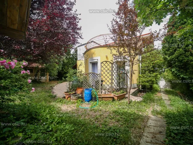 Eladó ház Budapest III. kerület, Testvérhegy 272 nm