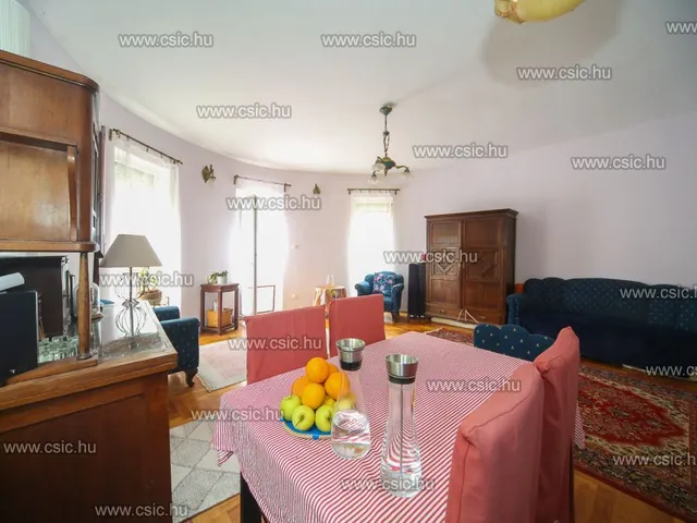 Eladó ház Budapest III. kerület, Testvérhegy 272 nm